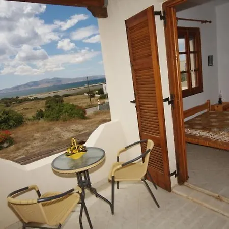 Pirgos Naxos Apartamento *